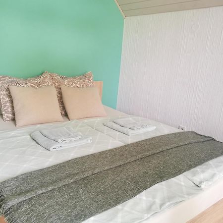 Deerwood Villa-Modern Cozy Apartment With Castle View ブレッド エクステリア 写真