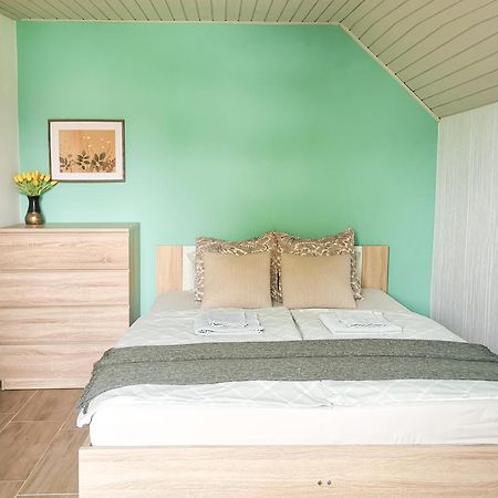 Deerwood Villa-Modern Cozy Apartment With Castle View ブレッド エクステリア 写真