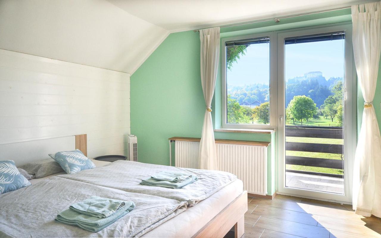 Deerwood Villa-Modern Cozy Apartment With Castle View ブレッド エクステリア 写真