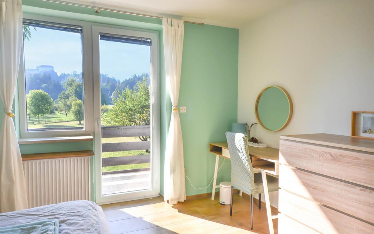 Deerwood Villa-Modern Cozy Apartment With Castle View ブレッド エクステリア 写真