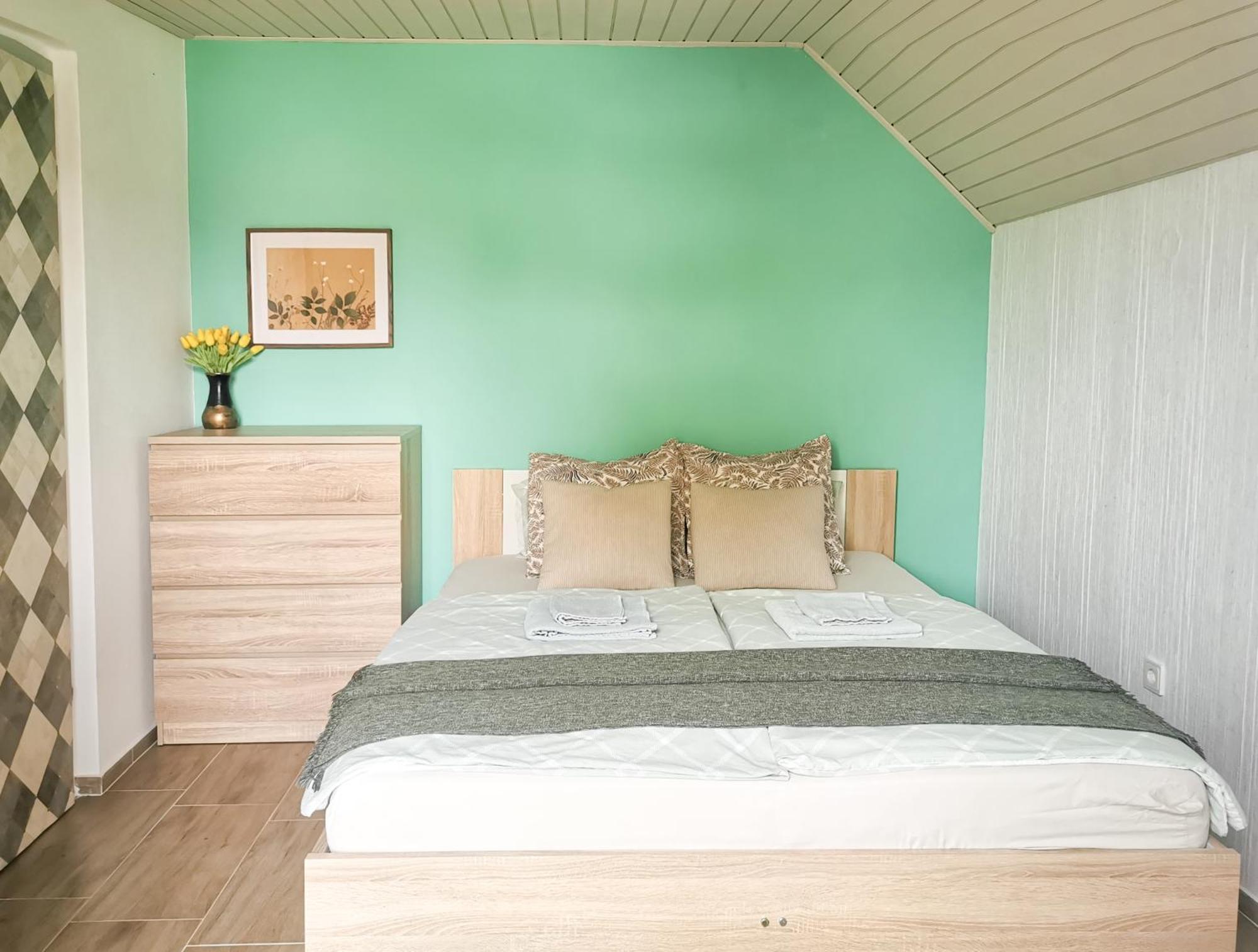 Deerwood Villa-Modern Cozy Apartment With Castle View ブレッド エクステリア 写真