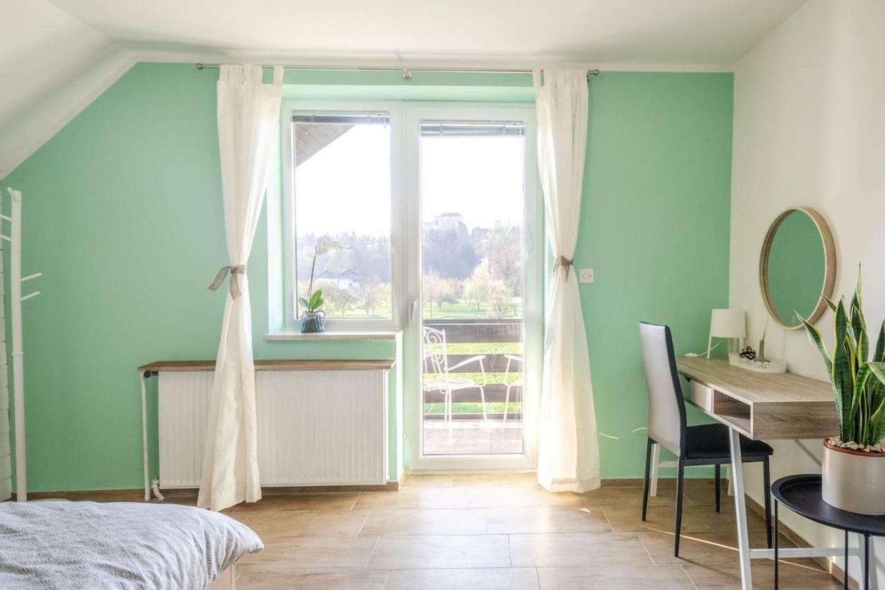 Deerwood Villa-Modern Cozy Apartment With Castle View ブレッド エクステリア 写真
